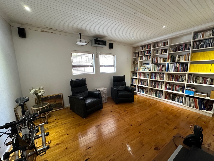 5 Bedroom Property for Sale in Gonubie North Eastern Cape